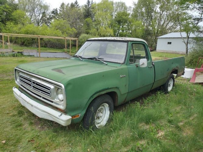 1973 Dodge D200