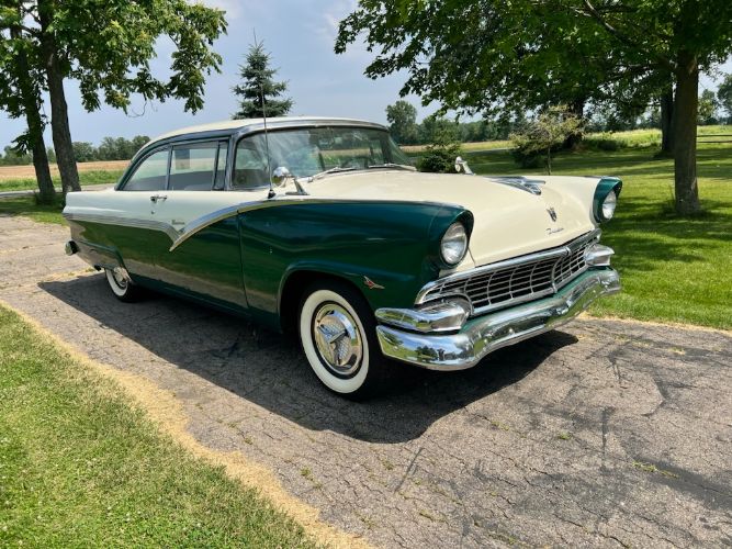 1955 Ford Victoria