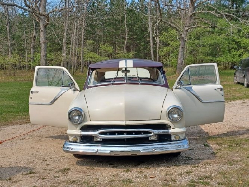 1951 Ford Custom Deluxe