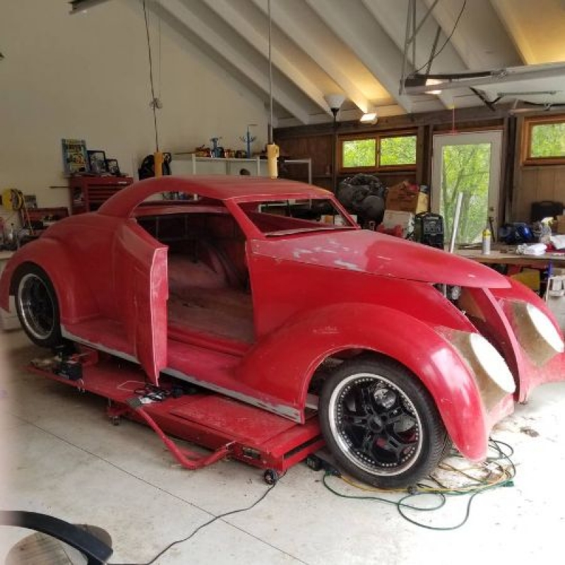 1937 Ford Deluxe