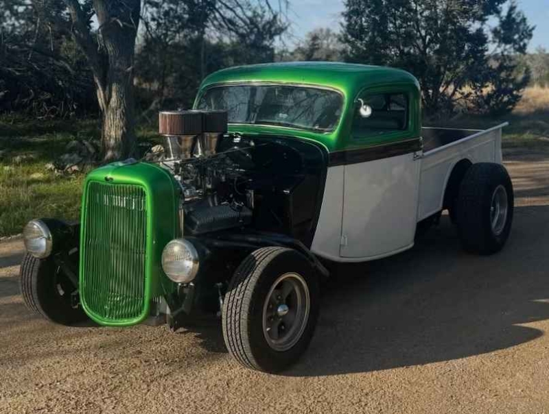 1935 Ford Model 48