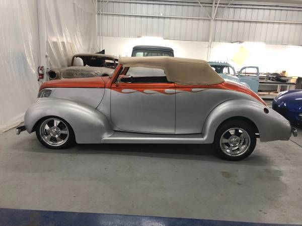 1938 Ford Deluxe
