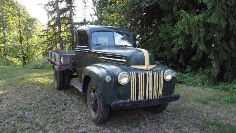 1946 Ford Model 21
